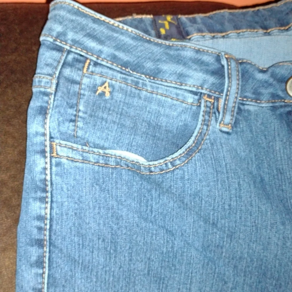 Aura Wrangler boot cut jeans - Picture 3 of 7